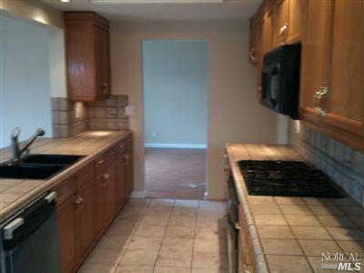 185 Donegal Dr, Vallejo, CA 94589 photo 2