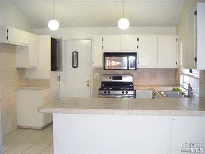 380 Foresthill Dr, Vallejo, CA 94589 photo 5