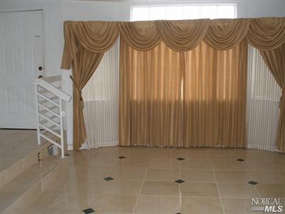 448 Limerick Rd, Pinole, CA 94564 photo 2