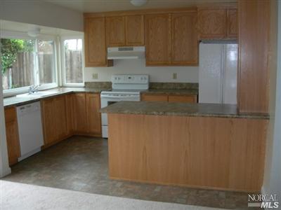 1304 Simms Ct, Fairfield, CA 94533 photo 8