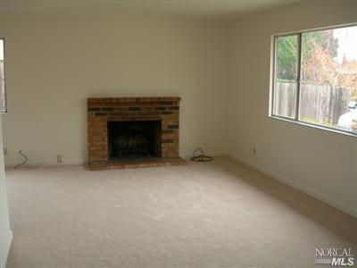 1304 Simms Ct, Fairfield, CA 94533 photo 2