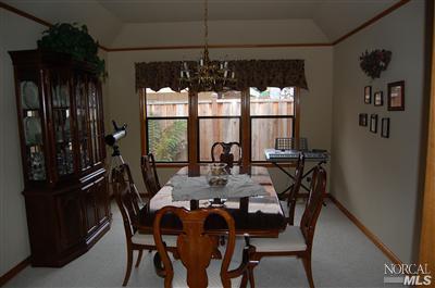 137 Veronda Ave, Cotati, CA 94931 photo 2