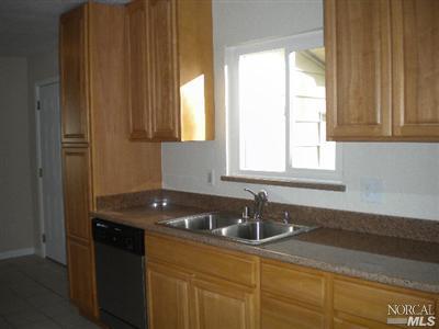 809 Stella St, Vallejo, CA 94589 photo 2