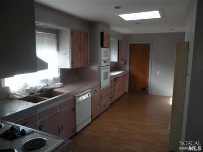 906 Mcfarlane Ave, Sebastopol, CA 95472 photo 3