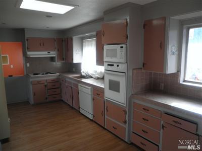 906 Mcfarlane Ave, Sebastopol, CA 95472 photo 2