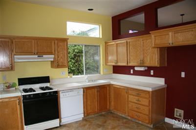 212 Elio Ct, Windsor, CA 95492 photo 2