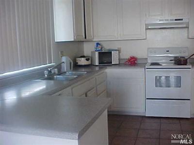 1110 Skyline Dr, Vallejo, CA 94591 photo 2