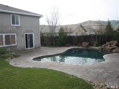 677 Ruby Dr, Vacaville, CA 95687 photo 3