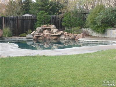 677 Ruby Dr, Vacaville, CA 95687 photo 4