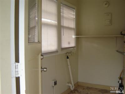 515 Wolfe St, Vallejo, CA 94590 photo 2