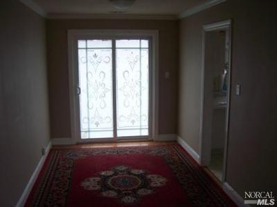 1005 Pine St, Vallejo, CA 94590 photo 3