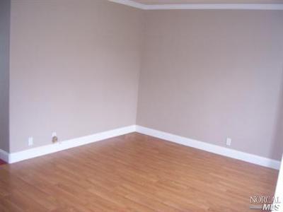 1005 Pine St, Vallejo, CA 94590 photo 2