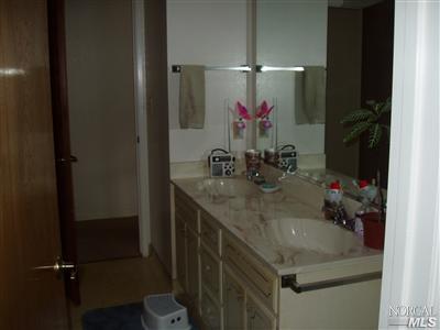 Undisclosed, Alameda, CA 94501 photo 6