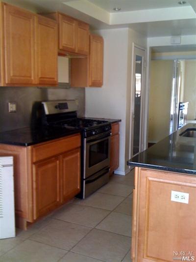 1057 Mockingbird Ct, Fairfield, CA 94533 photo 3