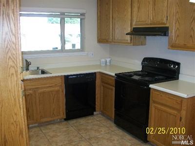 341 Daffodil Dr, Fairfield, CA 94533 photo 3