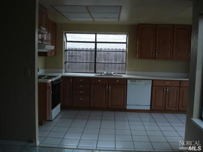 141 Erin Dr, Vallejo, CA 94589 photo 2