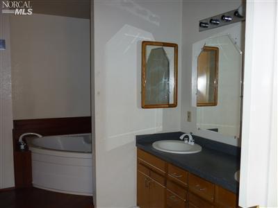 185 NE Sunrise Way NE, Vallejo, CA 94591 photo 7