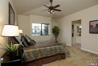942 Locust St, Fairfield, CA 94533 photo 10
