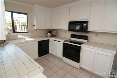942 Locust St, Fairfield, CA 94533 photo 8