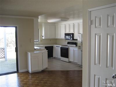 942 Locust St, Fairfield, CA 94533 photo 3