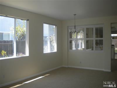 831 Cedarcrest Dr, Vacaville, CA 95687 photo 3