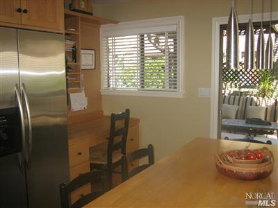 7 Eagle Gap Rd, Novato, CA 94949 photo 2
