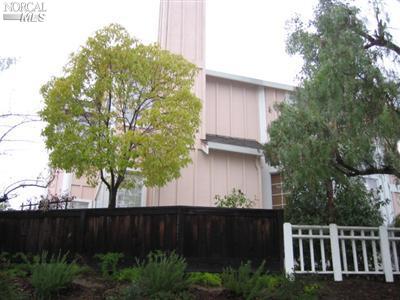 3 Marina Ridge Ct, Vallejo, CA 94591 photo 2