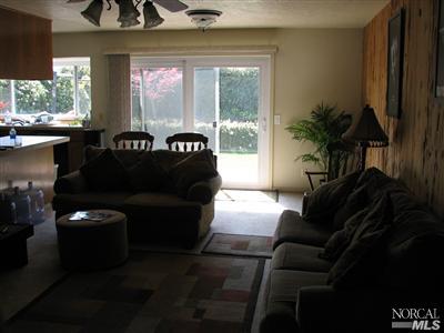 965 Jeffrey Ln, Dixon, CA 95620 photo 2