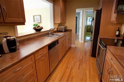 244 Devon Dr, San Rafael, CA 94903 photo 4