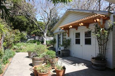 48 Hickory Rd, Fairfax, CA 94930 photo 3