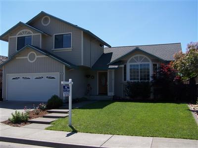 858 Natalie Dr, Windsor, CA 95492 photo 1