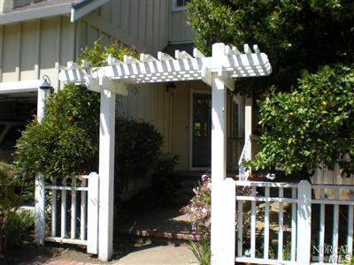 14 Castle Hill Ct, Vallejo, CA 94591 photo 2