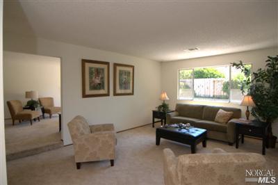 2172 Monterey Dr, Fairfield, CA 94534 photo 4