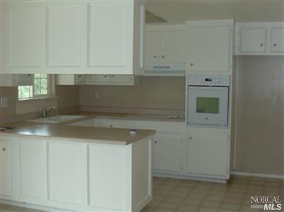 409 E Pacific Ave, Fairfield, CA 94533 photo 3