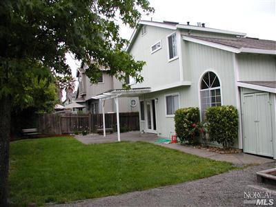950 Buckingham Dr, Windsor, CA 95492 photo 2