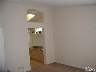 950 Buckingham Dr, Windsor, CA 95492 photo 5
