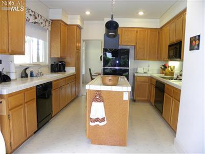 758 Fallen Leaf Ct, Fairfield, CA 94534 photo 4
