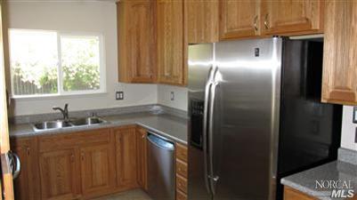 211 Camellia St, Fairfield, CA 94533 photo 3