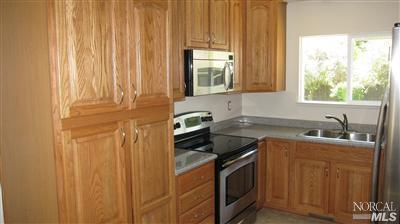 211 Camellia St, Fairfield, CA 94533 photo 2