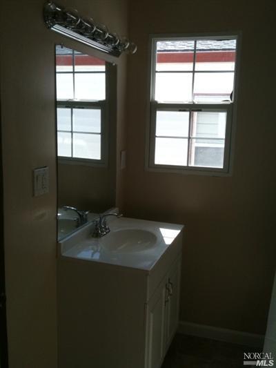 551 Wallace Ave, Vallejo, CA 94590 photo 3