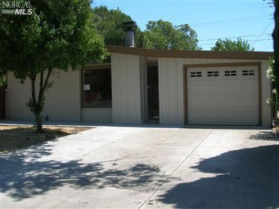 1054 1st St, Fairfield, CA 94533 photo 1
