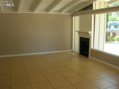 1054 1st St, Fairfield, CA 94533 photo 3