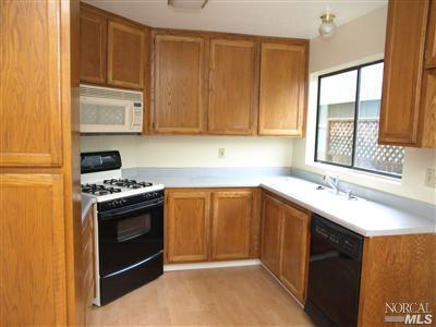 934 Bond Pl, Windsor, CA 95492 photo 2