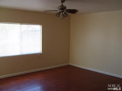 124 Navone St, Vallejo, CA 94591 photo 3