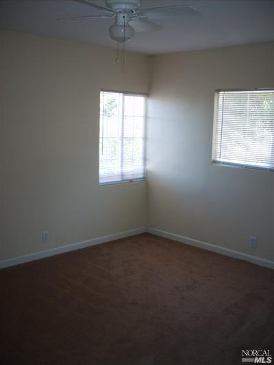 124 Navone St, Vallejo, CA 94591 photo 6