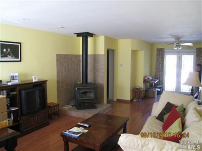 608 Laurel St, Vallejo, CA 94591 photo 2