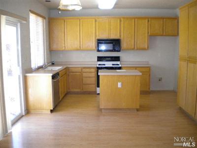 5204 Academy Dr, Fairfield, CA 94534 photo 2