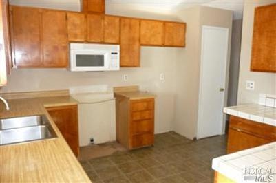 137 Chapman Ct, Vallejo, CA 94589 photo 2
