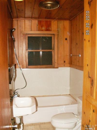 24100 Sherwood Rd, Willits, CA 95490 photo 9