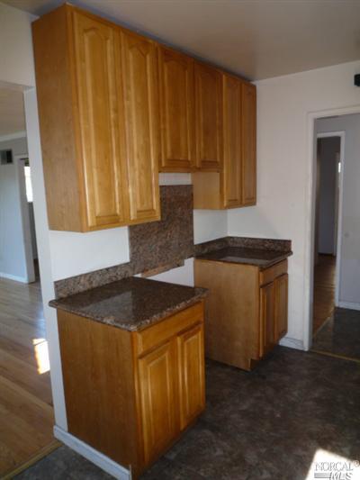 385 Sawyer St, Vallejo, CA 94589 photo 4